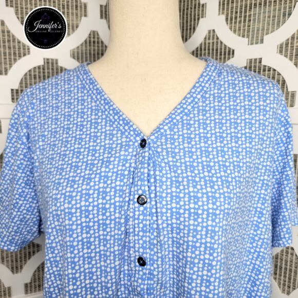 Hastings & Smith Blue and White V Neck Short Sleeve Dot Pattern Top Size 1X - Picture 3 of 9